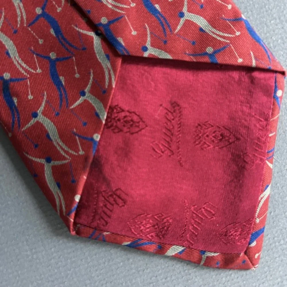 Gucci Tie Red Skier Novelty Silk Italy Vintage Skiing Winter Holidays‎